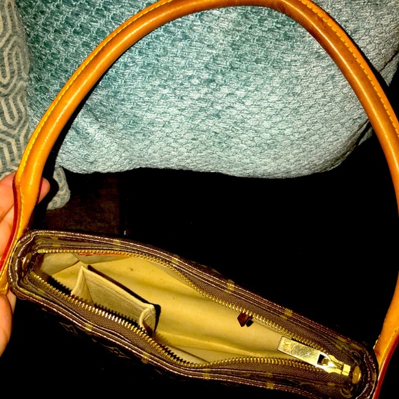 LV Looping Monogram Shoulder Bag - Picture 2 of 2